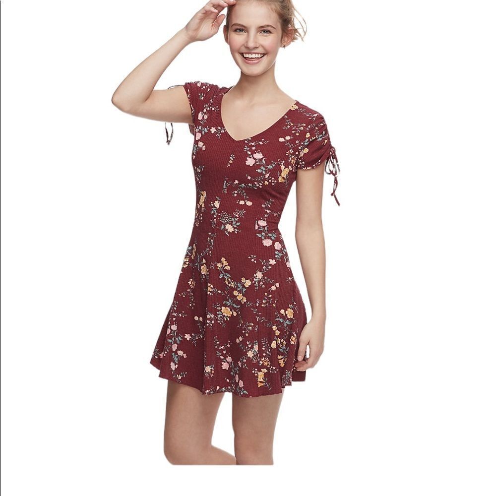 Love Fire Marron Floral V Neck  Cold Shoulder Dress M EUC NWT